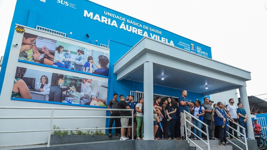 Prefeitura reinaugura 41ª Unidade Básica de Saúde e inicia vacinação contra dengue para profissionais da saúde