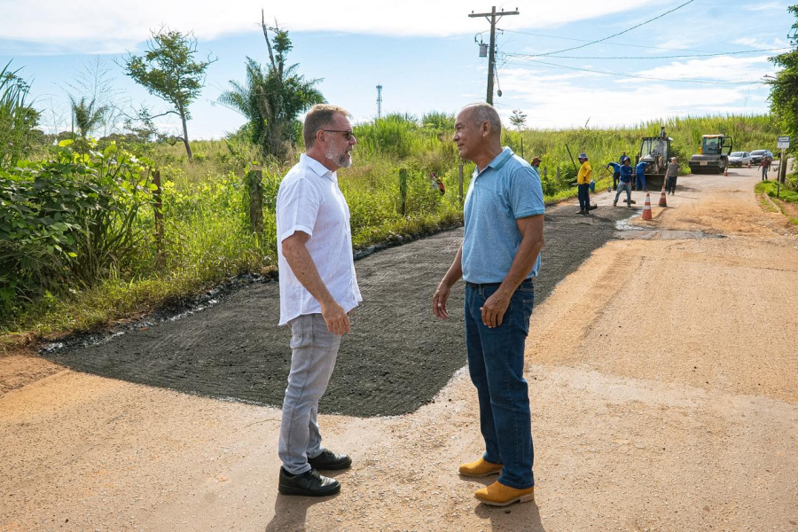 Prefeito de Rio Branco acompanha Operação Tapa-Buracos no Ramal do Sinteac