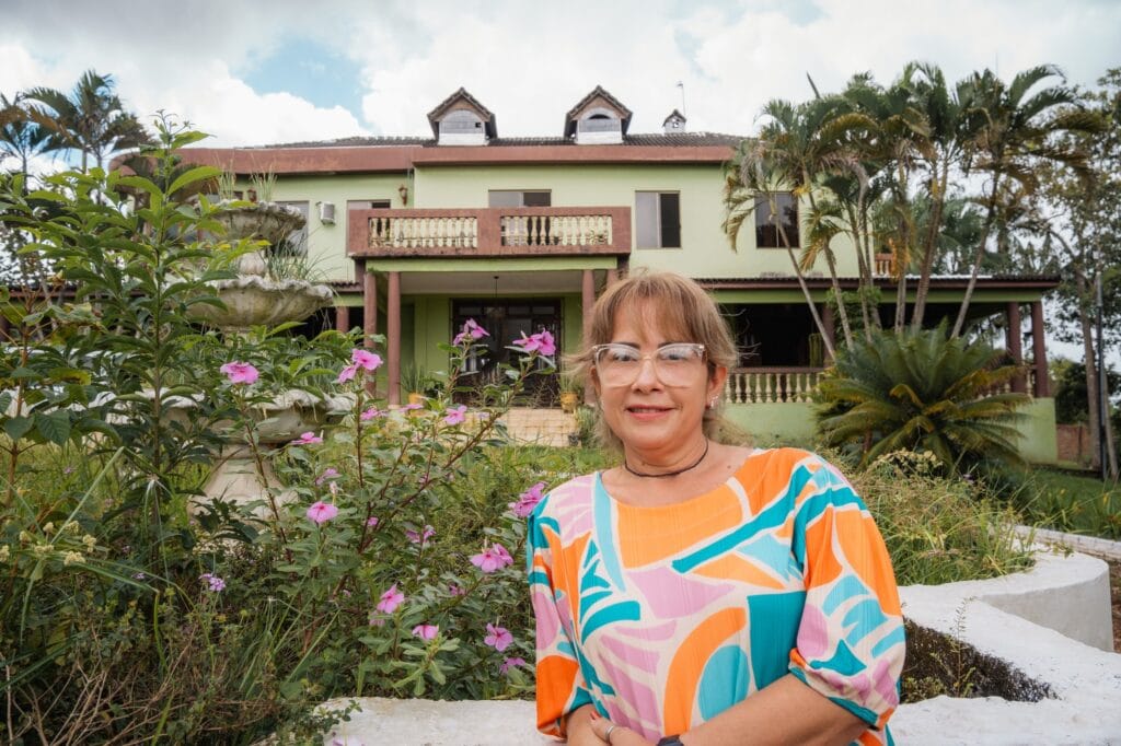 No Dia Nacional do Turismo, conheça a história de quem transformou o amor pelo bem atender em profissão no Acre