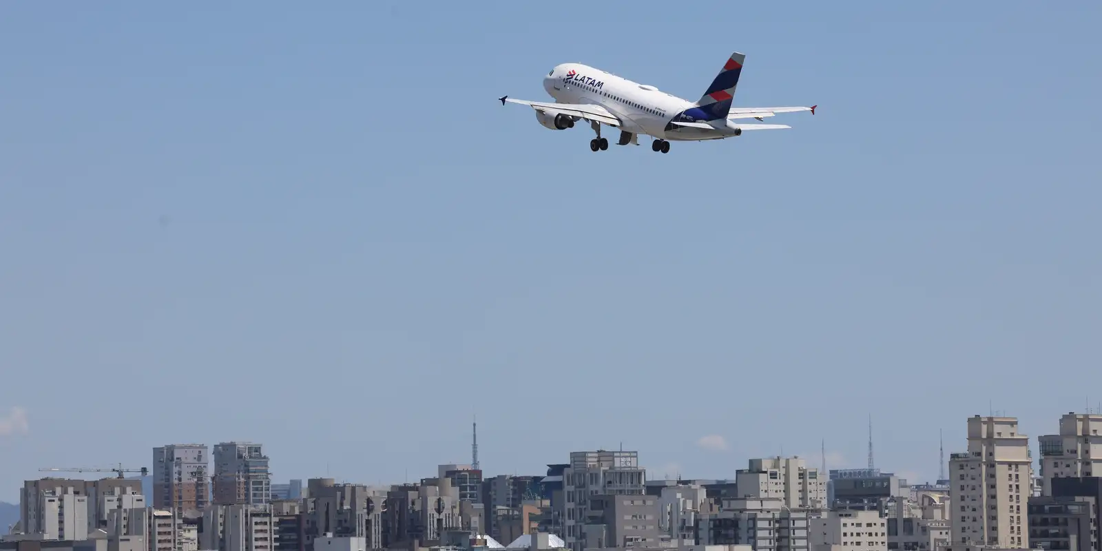 Petrobras reduz preço do querosene de aviação em 14,2%