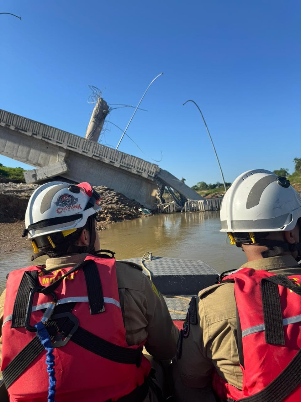 Governo monitora área após queda de ponte em Sena Madureira; bombeiros suspendem navegação no Rio Iaco