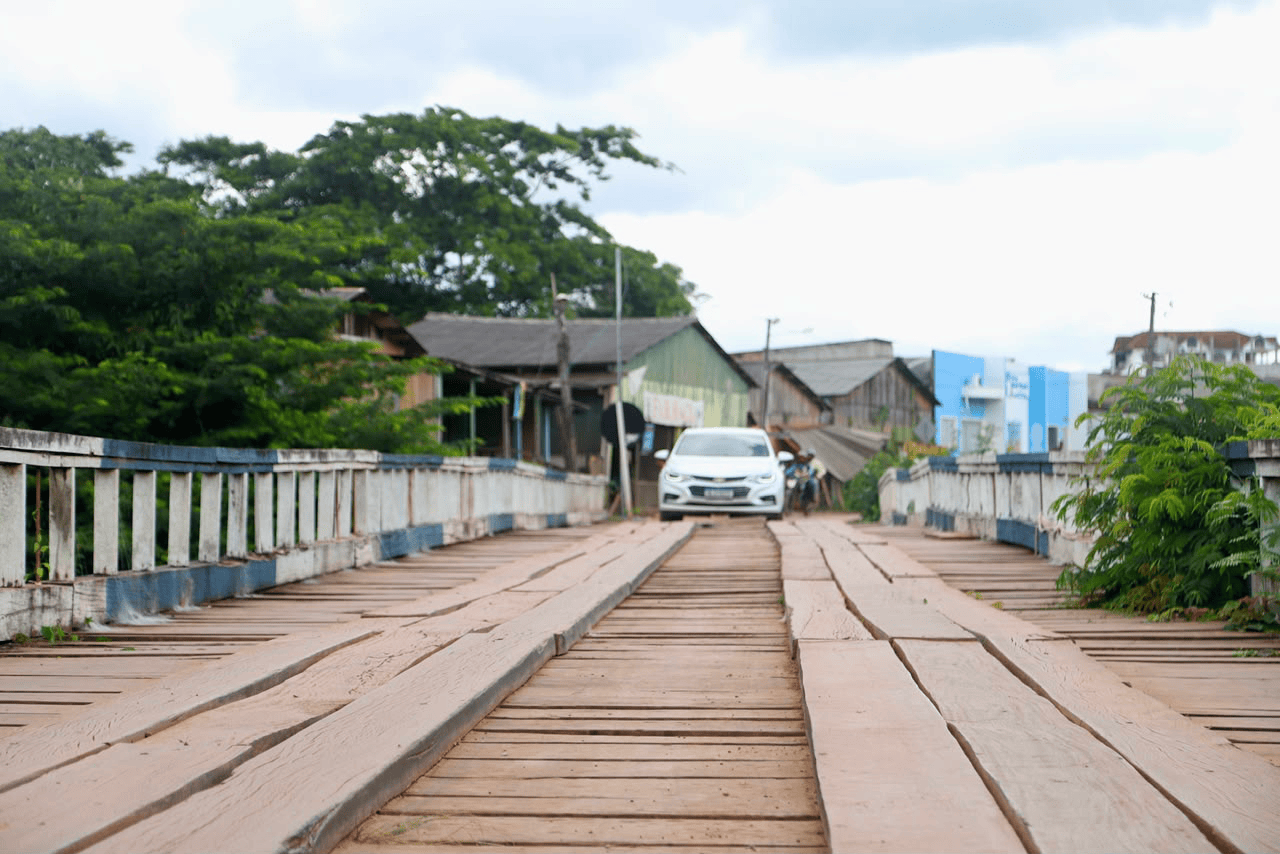 Governo do Acre e autoridades bolivianas alinham recuperação da ponte sobre o Igarapé Rapirrã, em Plácido de Castro