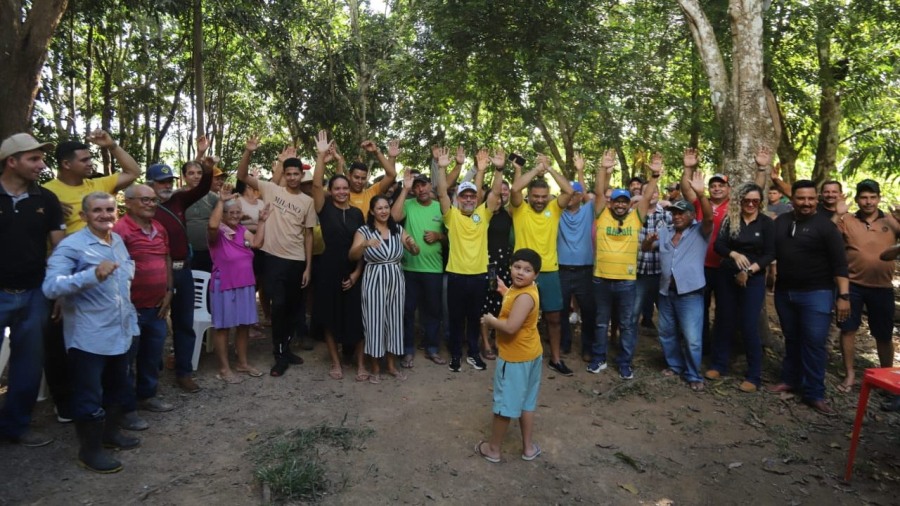 Prefeitura acompanha demandas da comunidade e avalia melhorias no Ramal da Água, na região do Quixadá