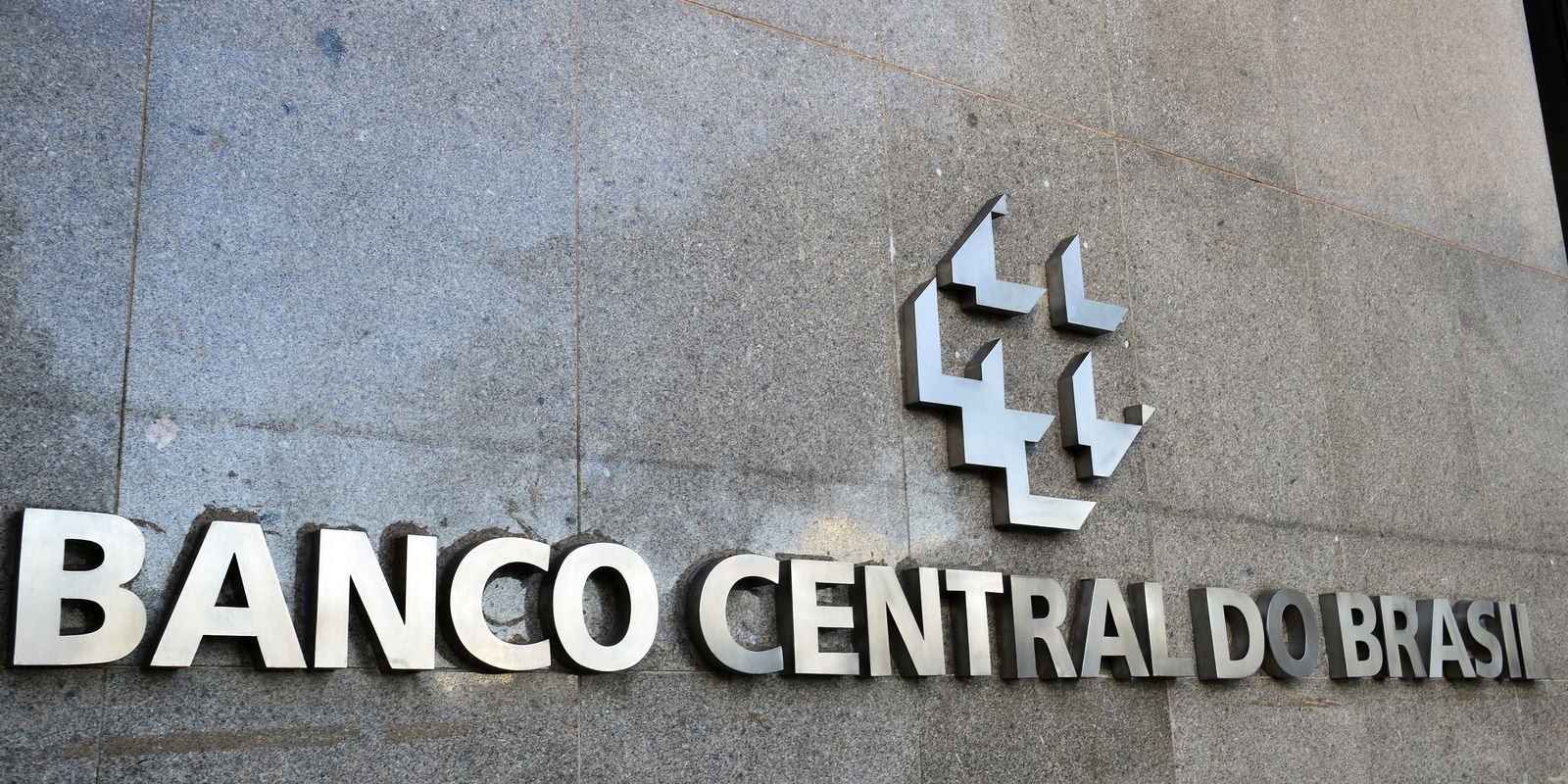 BC: "melhores práticas" recomendam não reagir a choques de oferta